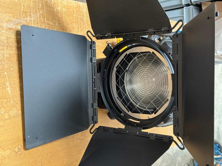 Fresnel spots Strand 1kw, Muziek en Instrumenten, Theaterbelichting, Zo goed als nieuw, Ophalen