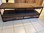 Salontafel met oud en grove houten planken, Huis en Inrichting, Tafels | Salontafels, 100 tot 150 cm, Zo goed als nieuw, Minder dan 50 cm