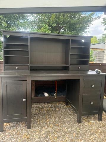 Bureau  beschikbaar voor biedingen