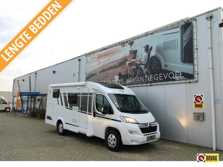Carado V337 PRO Als nieuw/Lengtebedden/Zonnepaneel, Caravans en Kamperen, Campers, Bedrijf, tot en met 2, Half-integraal, Carado