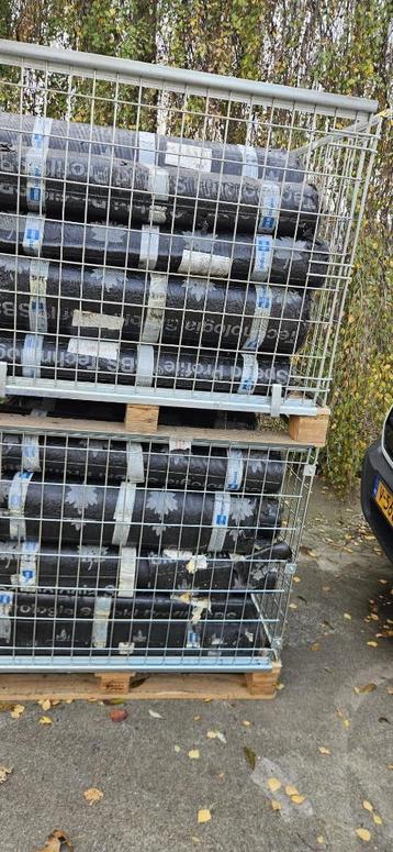 Dakleer rollen 75 stuks, 25 euro per stuk beschikbaar voor biedingen