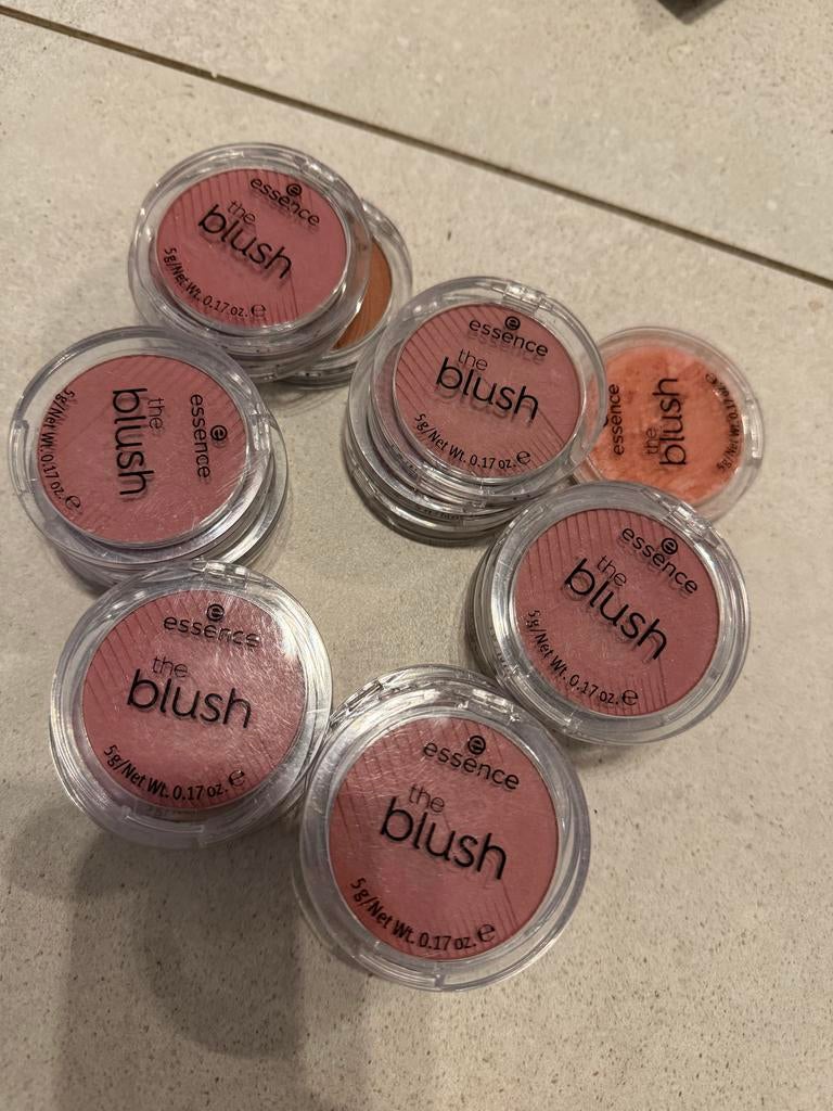 Essence Blush - Verschillende Kleuren, Wangen, Ophalen of Verzenden, Zo goed als nieuw, Make-up