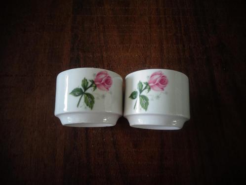 Villeroy & Boch eierdopjes, 2 stuks, Septfontaine, roosjes p, Huis en Inrichting, Keuken | Servies, Zo goed als nieuw, Overige typen
