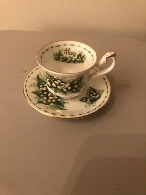 Royal Albert 'May' Kop en Schotel, Antiek en Kunst, Antiek | Porselein, Ophalen of Verzenden