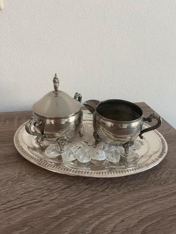 Roomstel zilver beschikbaar voor biedingen