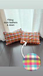 2 kussens - vulling: eendenveren en dons, katoenen hoes, Ophalen of Verzenden, Zo goed als nieuw, Overige kleuren, Rechthoekig