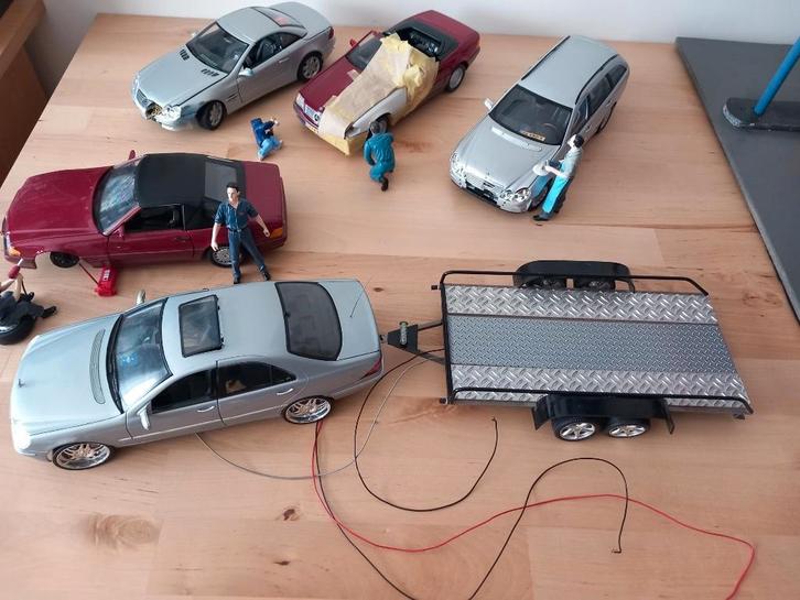 Mercedes set met schade., Hobby en Vrije tijd, Modelauto's | 1:18, Zo goed als nieuw, Auto, Overige merken, Ophalen of Verzenden