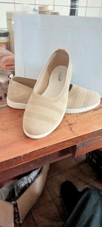 Schoenen Nieuw 40 beschikbaar voor biedingen