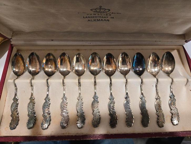 Verzilverde Koffielepeltjes (11stuks) in cassette, Antiek en Kunst, Antiek | Bestek, Ophalen of Verzenden