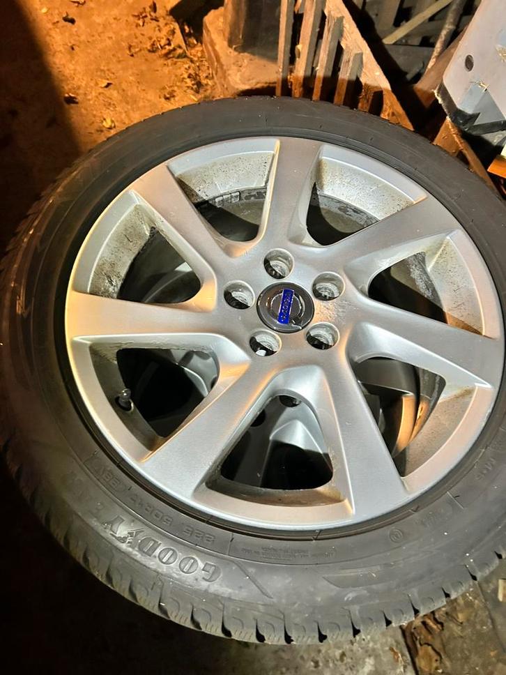 Volvo Winterset, Pandora 17 inch Volvo Original, Auto-onderdelen, Banden en Velgen, Banden en Velgen, Winterbanden, 17 inch, 225 mm