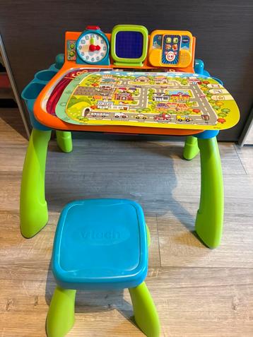 Vtech speel tafel met meerdere spel vellen beschikbaar voor biedingen