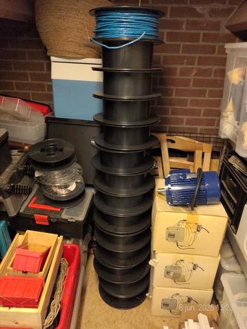 Haspels groot en klein beschikbaar voor biedingen