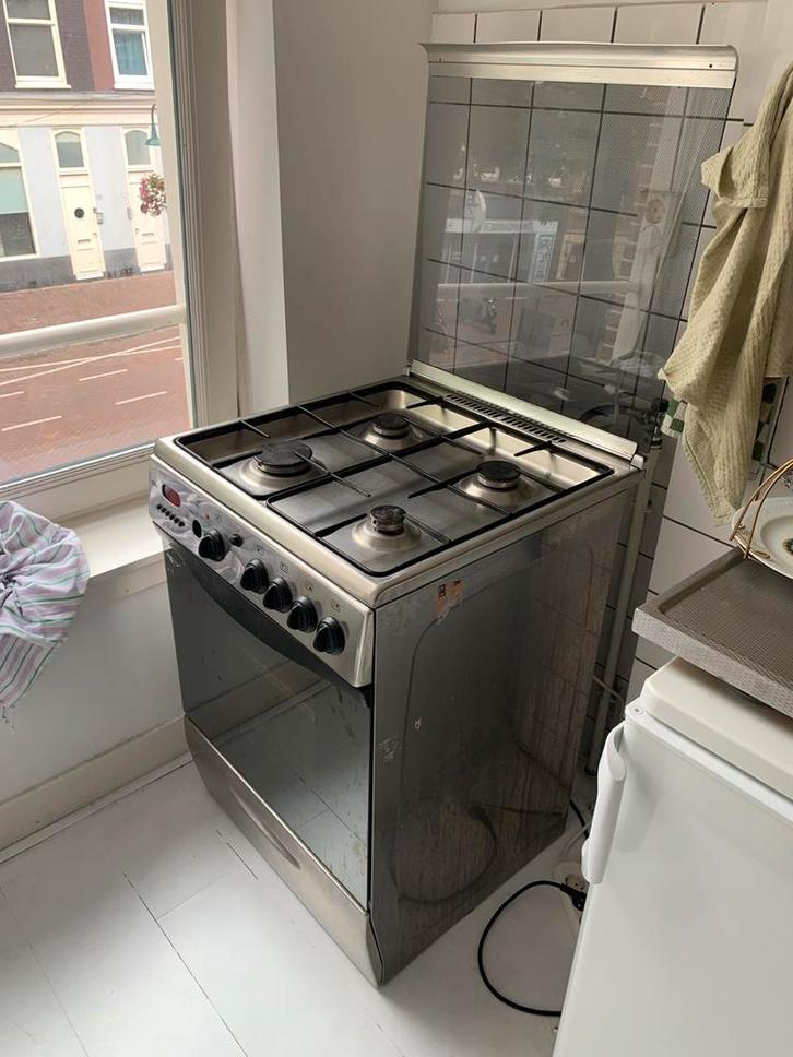 Mooi gasfornuis *GRATIS, Witgoed en Apparatuur, Fornuizen, Vrijstaand, Gas, 4 kookzones, 60 cm of meer, Ophalen