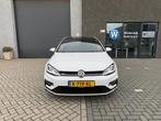 Volkswagen Golf 1.0 TSI Highline - 3x R-Line|Pano|Virtual, 21 km/l, Euro 6, Wit, Bedrijf
