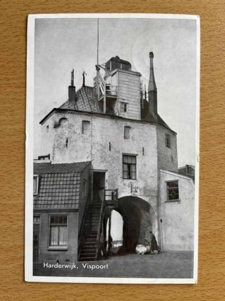 Harderwijk - Vispoort, Verzamelen, Ansichtkaarten | Nederland, Ongelopen, Gelderland, 1940 tot 1960, Verzenden