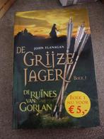 Te koop De grijze jager boek 1 de ruines van gorlan, Fictie, Ophalen of Verzenden