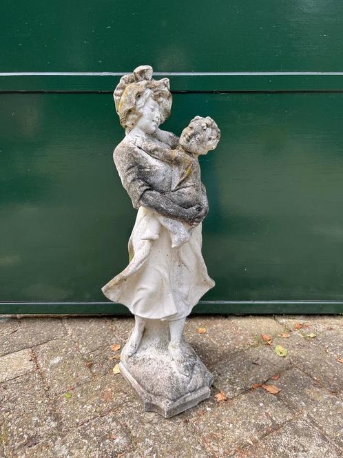 Tuinbeeld, moeder met kind, Tuin en Terras, Tuinbeelden, Gebruikt, Mensenbeeld, Beton, Ophalen