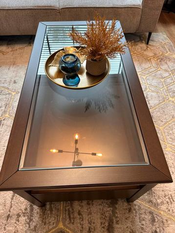Mooie Salontafel met Glasplaat beschikbaar voor biedingen