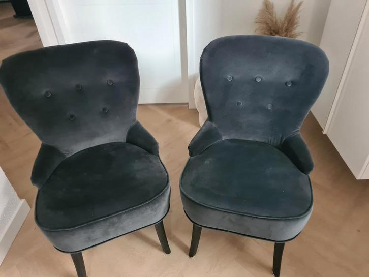 Set van 2 grijze velvet stoelen ikea remstra, Huis en Inrichting, Stoelen, Zo goed als nieuw, Twee, Hout, Stof, Grijs, Ophalen