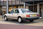 Mercedes-Benz 200-serie 230 E Automaat (W124) (bj 1986), Auto's, Oldtimers, Automaat, Zwart, 2299 cc, Bedrijf
