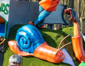 Grote Slak als attribuut feest of carnaval beschikbaar voor biedingen