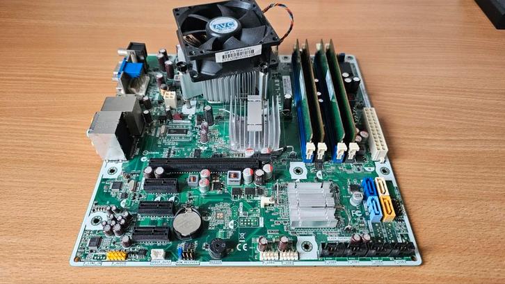 HP moederbord met processor en geheugen, Computers en Software, Moederborden, Gebruikt, Intel, DDR3, Ophalen