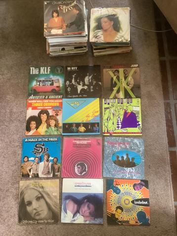 Singles. Diverse artiesten. Ruim 175 stuks. beschikbaar voor biedingen