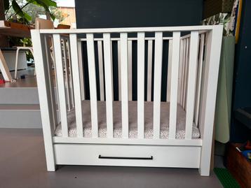 Europe Baby Casper Box Met Lade II Mat Wit beschikbaar voor biedingen