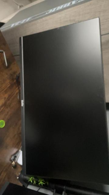 24 inch monitor met garantie - Moet snel weg! beschikbaar voor biedingen