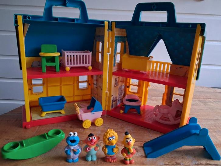 Vintage Sesamstraat speelhuis incl figuren en accessoires, Verzamelen, Speelgoed, Ophalen of Verzenden