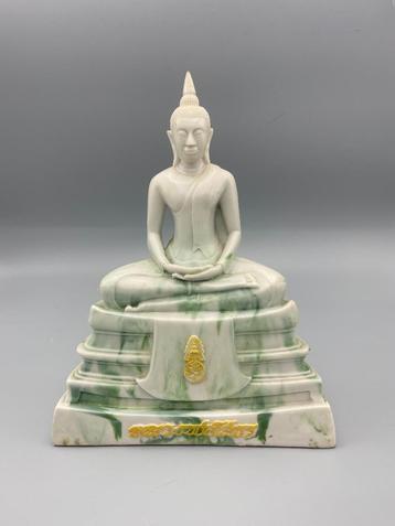 Meditatie Boeddha Beeld Witte Marmerlook met Groen cadeau  beschikbaar voor biedingen