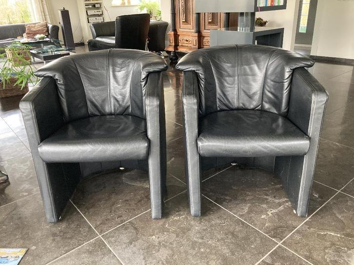 Twee Rolf Benz kuipstoeltjes model 390, zwart leer, Huis en Inrichting, Fauteuils, Gebruikt, Leer, 75 tot 100 cm, 75 tot 100 cm