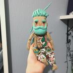 Artist pop tattoo yoga man met baard cute!, Verzamelen, Poppen, Ophalen, Zo goed als nieuw, Pop