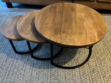 Nette set salontafels - 3 stuks - mangohout beschikbaar voor biedingen