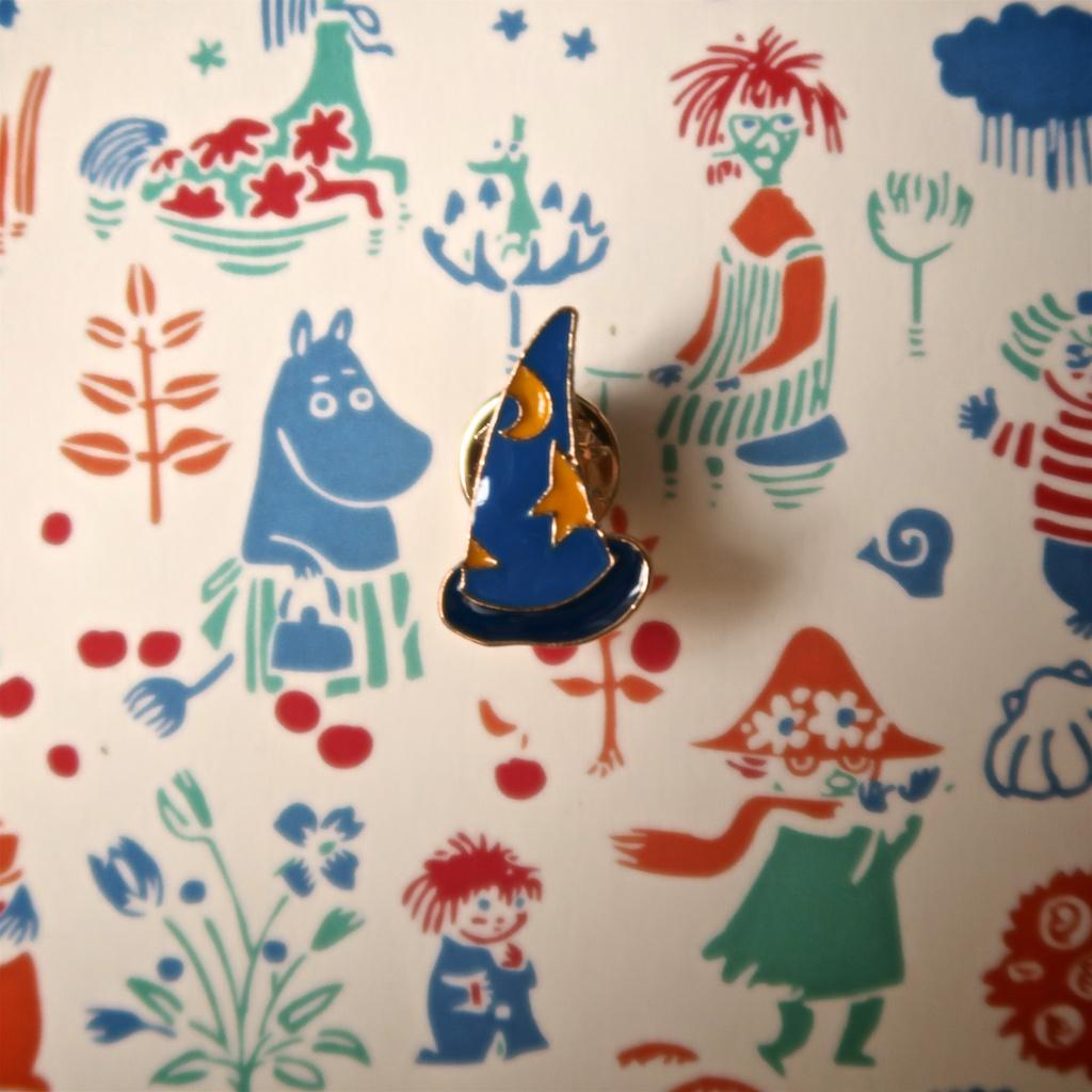 Tovenaarshoed speldje broche badge enamel pin, Verzamelen, Speldjes, Pins en Buttons, Nieuw, Speldje of Pin, Overige onderwerpen