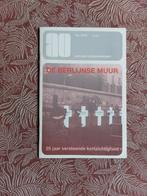 AO Boekje 1986 De Berlijnse Muur - 25 jaar Kortzichtigheid, Ophalen of Verzenden, Gelezen, Europa