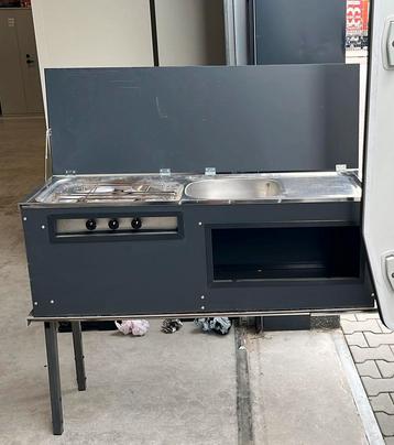 Berm keuken beschikbaar voor biedingen