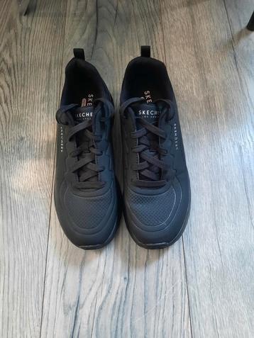 Zwarte Dames skechers schoenen  beschikbaar voor biedingen