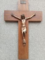 Houten kruisbeeld., Ophalen, Zo goed als nieuw