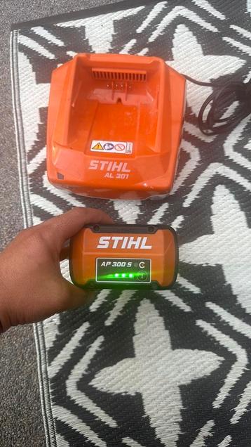 Stihl accu AP 300 S oplader AL 301 beschikbaar voor biedingen