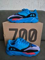 Adidas Yeezy 700 / 47 1/3, Ophalen of Verzenden, Nieuw, Blauw, Adidas Yeezy