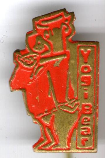 Yogi Bear rood op koper stripfiguur speldje ( S_228 ) beschikbaar voor biedingen