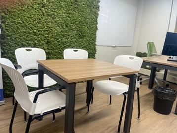 Grote partij Herman Miller Tafels, Bureaus, Stoelen, Desks beschikbaar voor biedingen