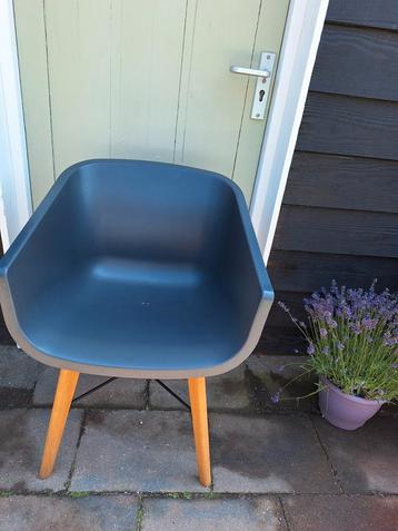 Mooie antraciete kuipstoel/tuinstoel Leen Bakker! beschikbaar voor biedingen