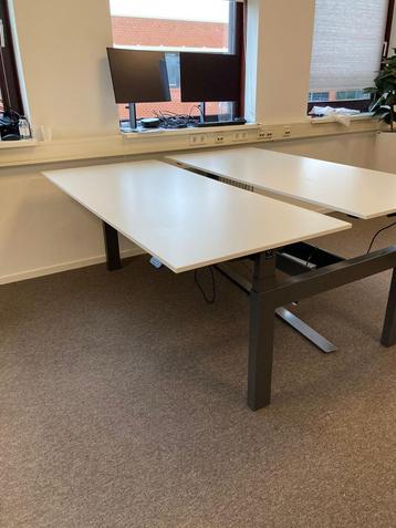 2 x elektrische dubbele werkplek 180x80cm  beschikbaar voor biedingen