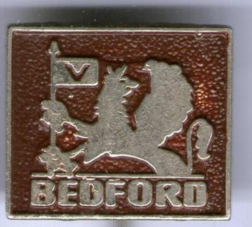 Bedford bruin op zilverkleurig auto speldje ( A_084 ) beschikbaar voor biedingen
