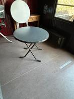 2 lage tafels en 24 stoelen, Ophalen, Zo goed als nieuw