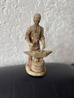 Beeldje van een smid in actie, Ophalen of Verzenden, Zo goed als nieuw, Mens