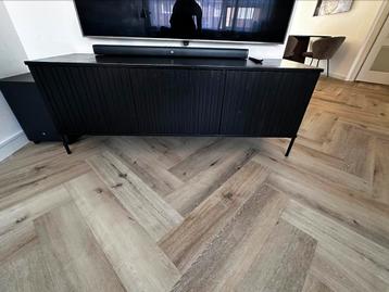 WOOOD Grand Gravure tv meubel grenen zwart