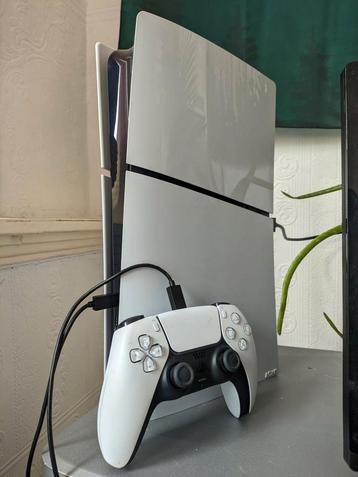 Playstation 5 slim digital edition like new  beschikbaar voor biedingen
